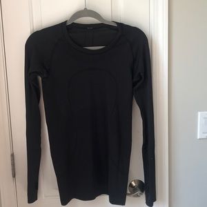 Lululemon black swiftly tech long sleeve crew